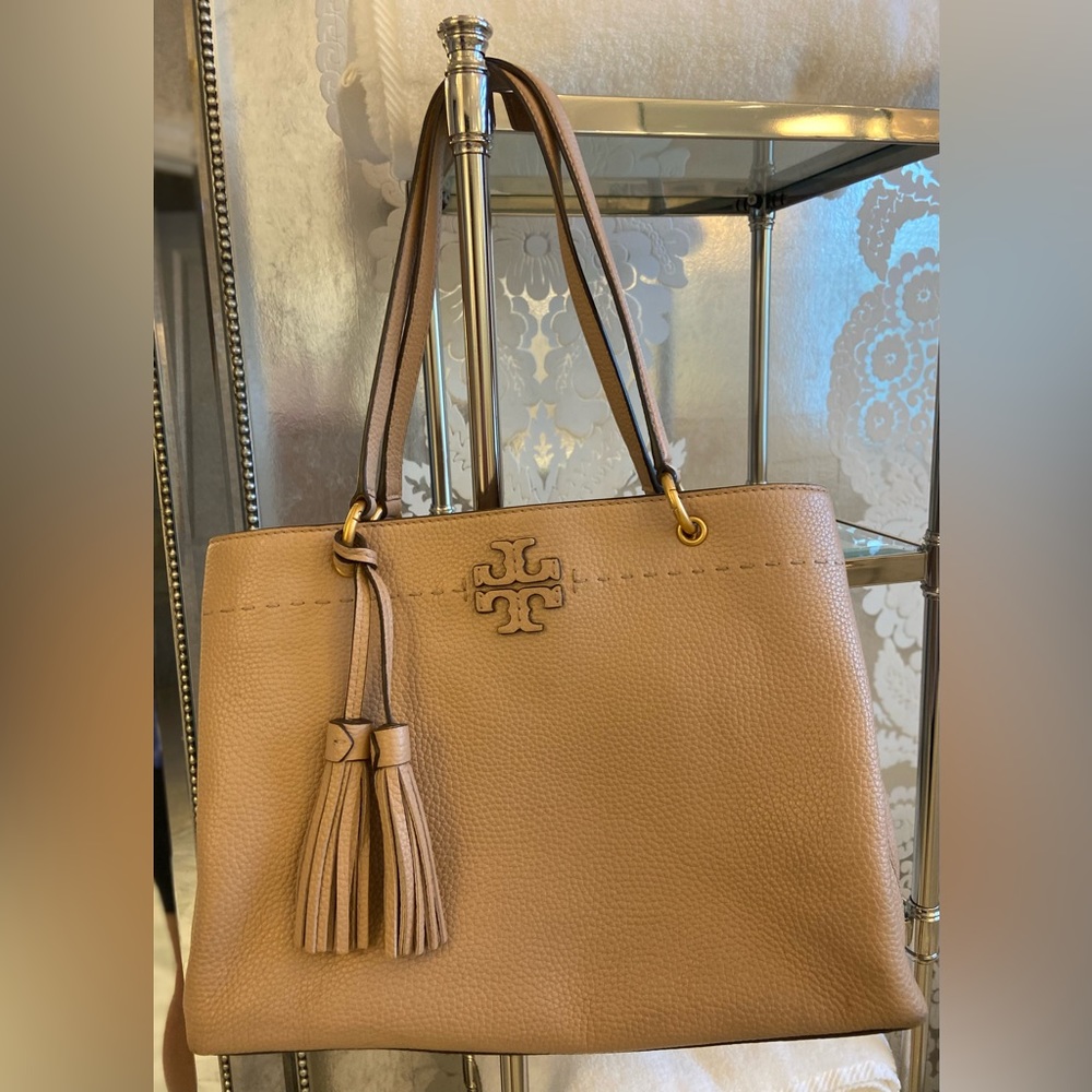 Tory Burch Triple Compartment Shoulder Handbag Pebbled Leather Devon Sand.